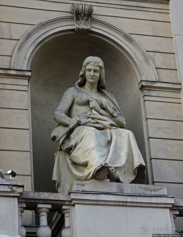 Когда от камня отсекается все лишнее 