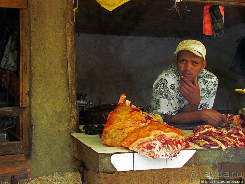 Мадагаскар. Обычный рынок небольшого города Амбатулампи