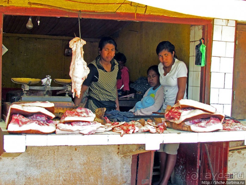 Мадагаскар. Обычный рынок небольшого города Амбатулампи