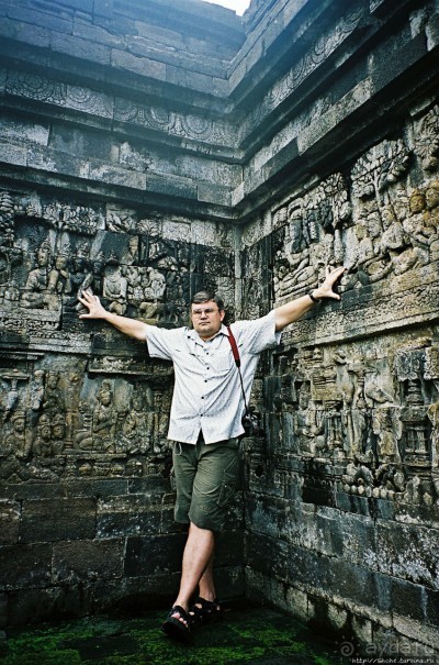 Боробудур — старейший крупнейший буддистский комплекс в мире