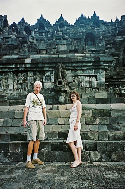 Боробудур — старейший крупнейший буддистский комплекс в мире