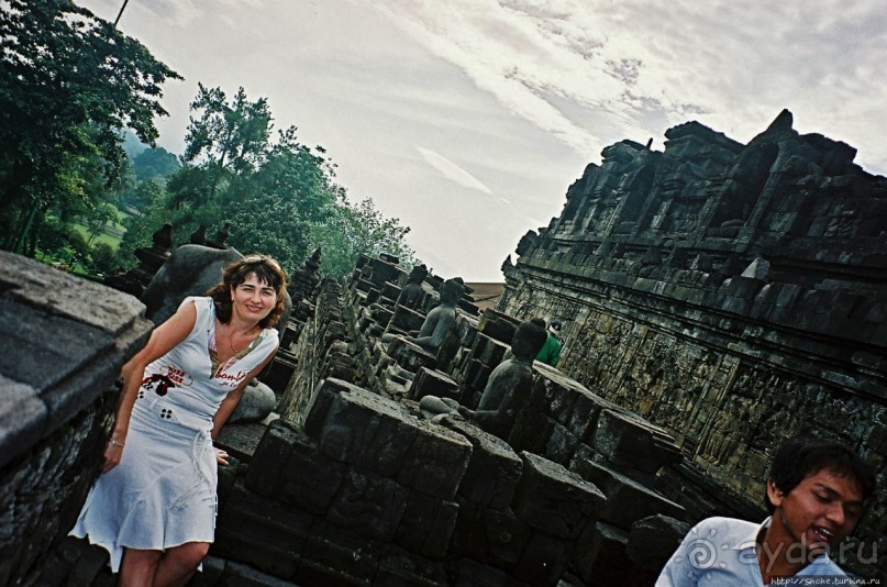 Боробудур — старейший крупнейший буддистский комплекс в мире