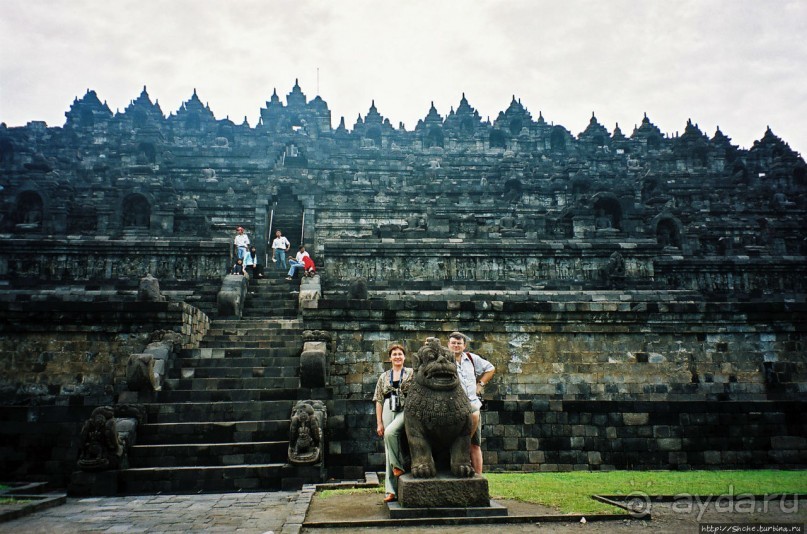 Боробудур — старейший крупнейший буддистский комплекс в мире