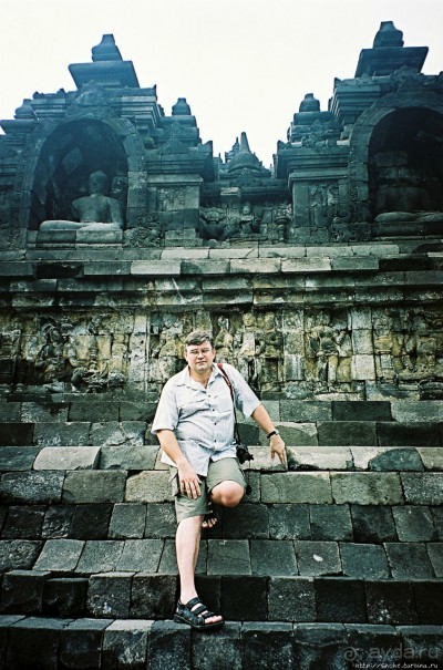 Боробудур — старейший крупнейший буддистский комплекс в мире