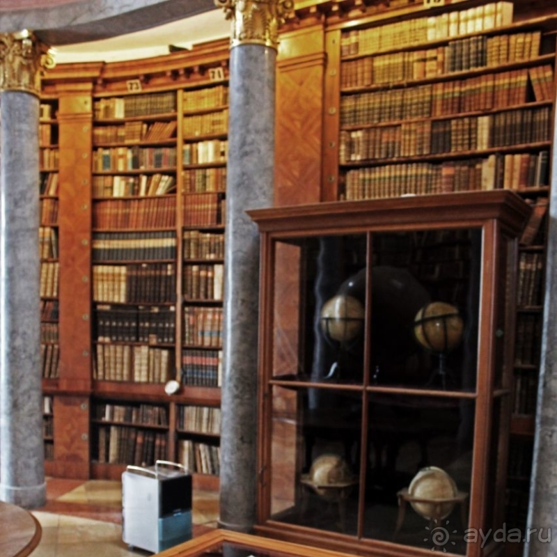 Роскошная библиотека тысячелетнего монастыря Паннонхальма