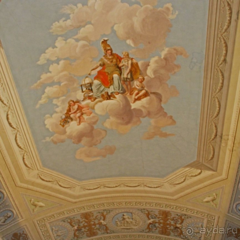 Роскошная библиотека тысячелетнего монастыря Паннонхальма