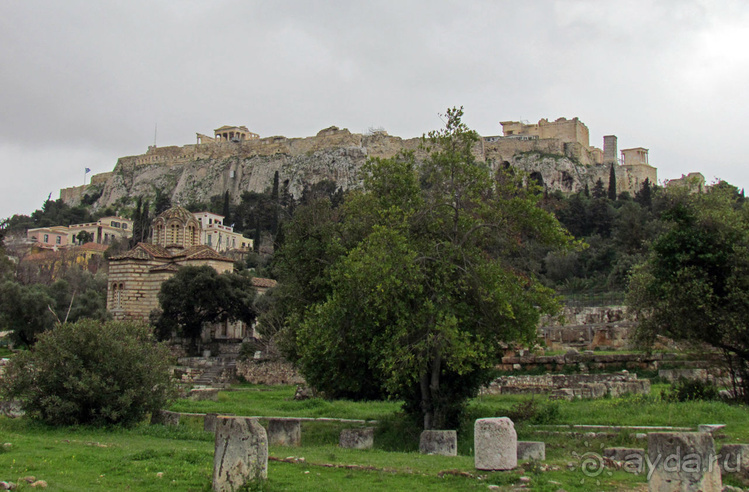 Руины древней Агоры и храм Гефеста