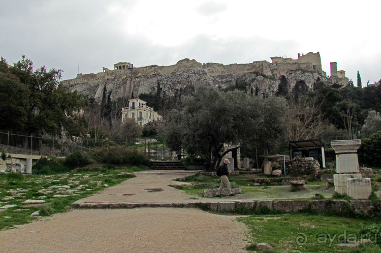 Руины древней Агоры и храм Гефеста