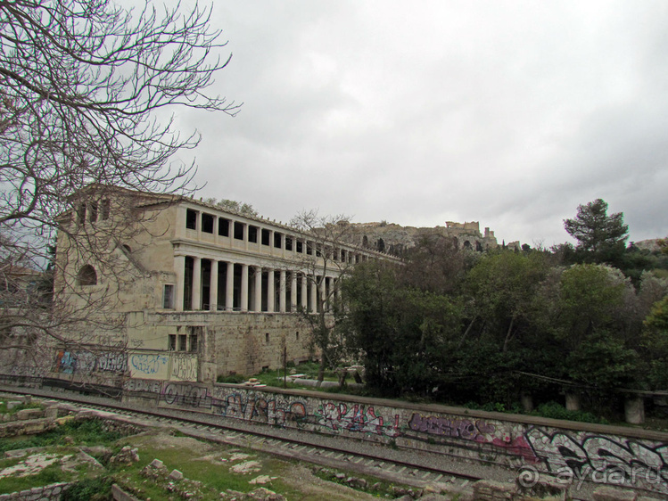 Руины древней Агоры и храм Гефеста