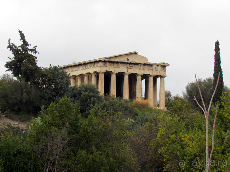 Руины древней Агоры и храм Гефеста