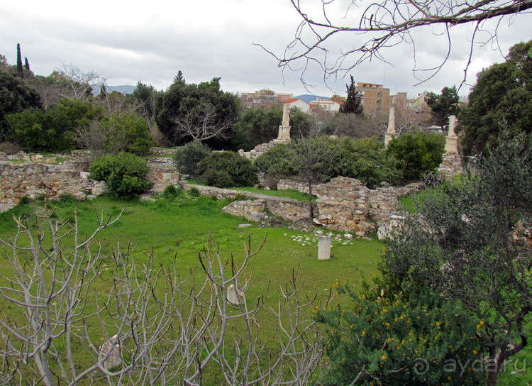 Руины древней Агоры и храм Гефеста