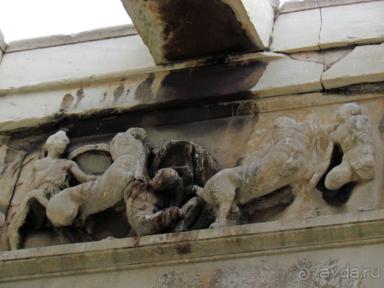 Руины древней Агоры и храм Гефеста