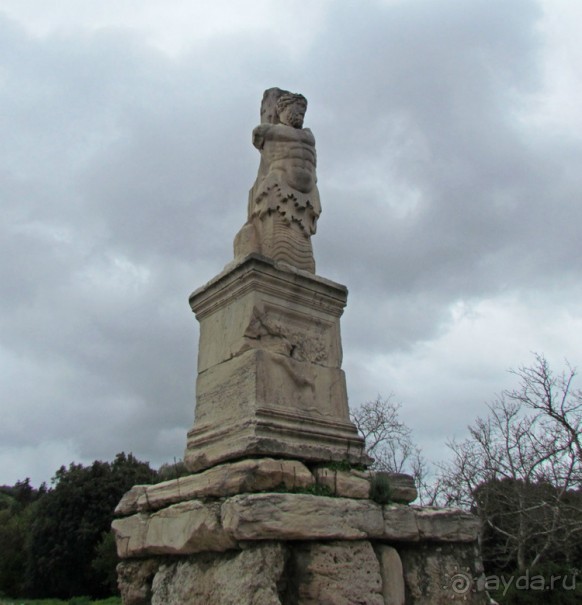 Руины древней Агоры и храм Гефеста