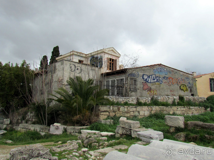 Руины древней Агоры и храм Гефеста