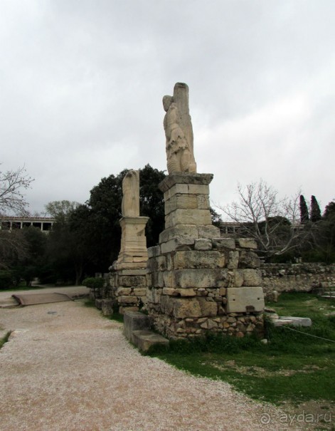 Руины древней Агоры и храм Гефеста