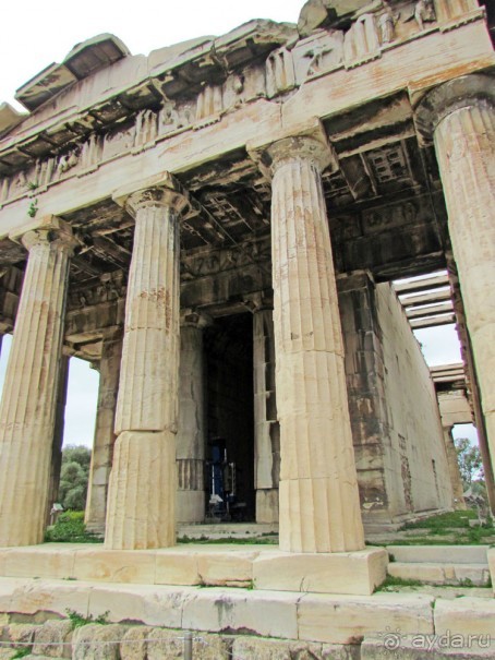 Руины древней Агоры и храм Гефеста