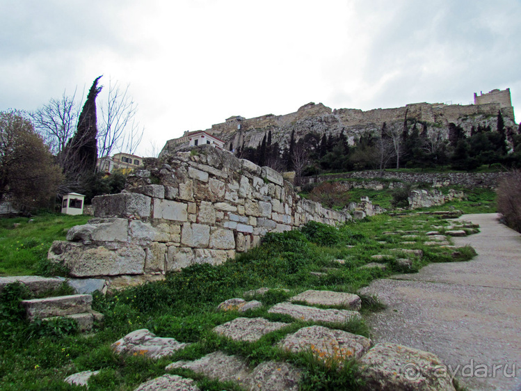 Руины древней Агоры и храм Гефеста