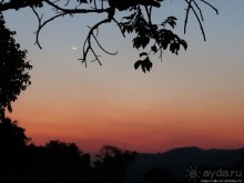 Это там, где алым метит Солнце спину горизонта