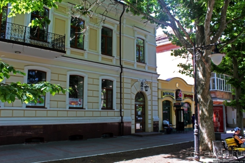 Херсон. Улица Суворова — прогулка из 18 века в настоящее