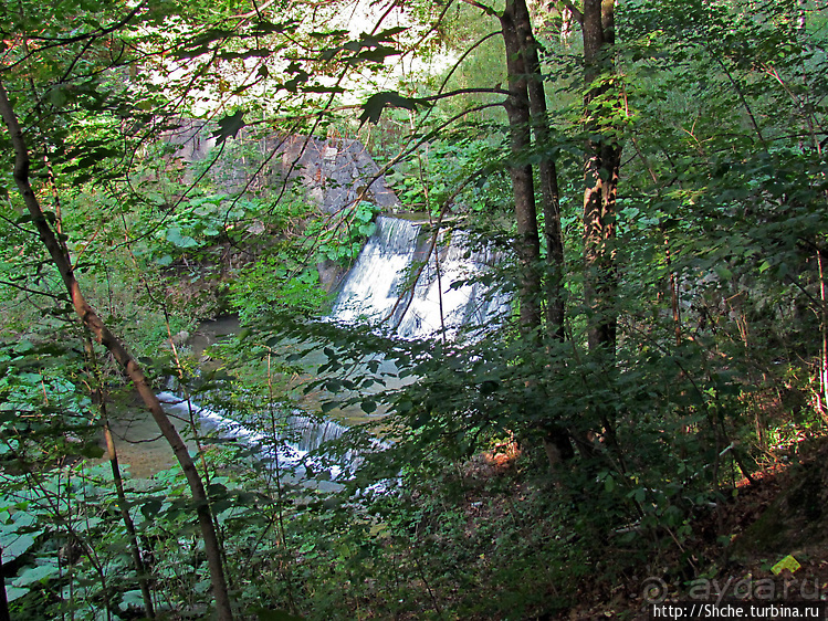 Дорога к замку Пелеш, летней резиденции румынского короля