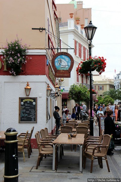 Пешеходные улицы Гибралтара Main Street и Irish Town Street