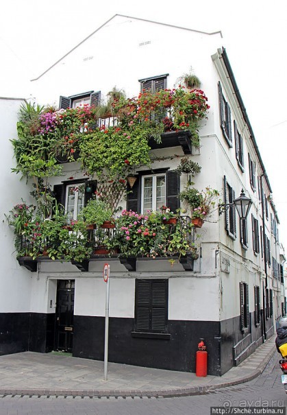 Пешеходные улицы Гибралтара Main Street и Irish Town Street