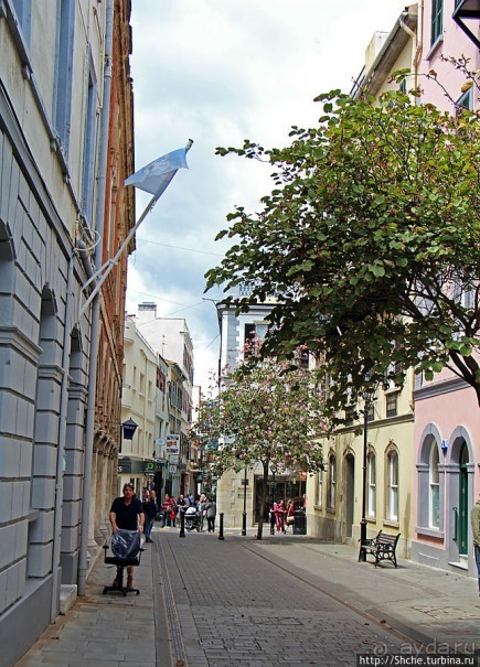 Пешеходные улицы Гибралтара Main Street и Irish Town Street