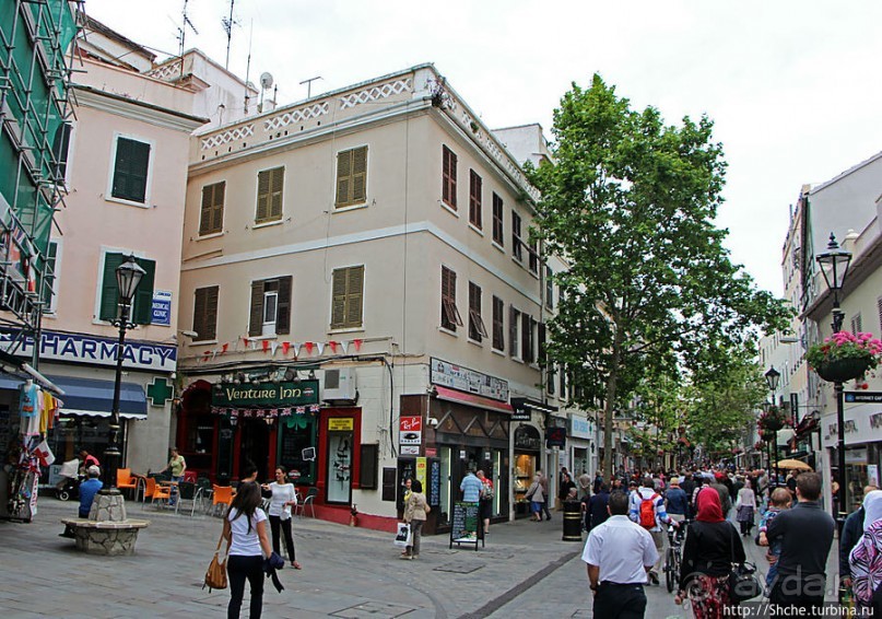 Пешеходные улицы Гибралтара Main Street и Irish Town Street