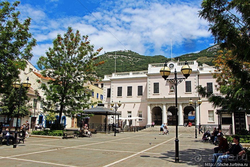 Пешеходные улицы Гибралтара Main Street и Irish Town Street