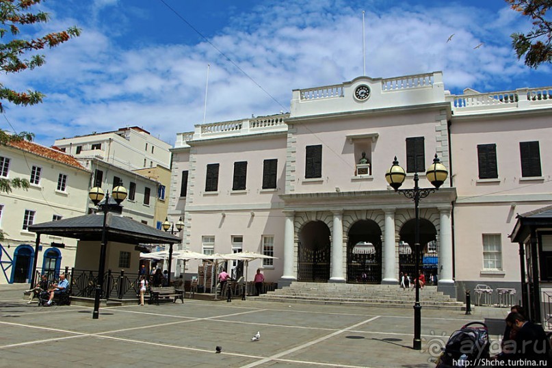 Пешеходные улицы Гибралтара Main Street и Irish Town Street