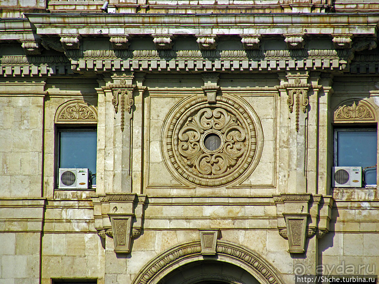 Дворец Парламента Румынии — символ гигантомании Чаушеску