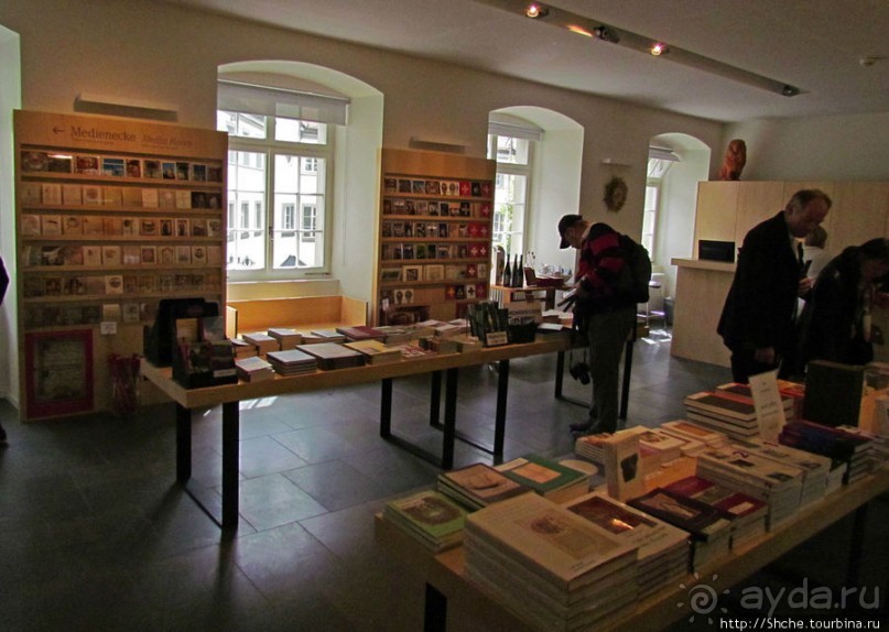 Библиотека, достойная специального посещения города.