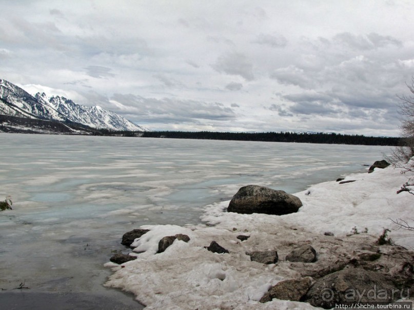 Гора Grand Teton и озеро Taggart, по нац.парку на авто
