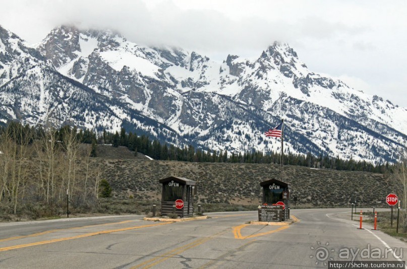 Гора Grand Teton и озеро Taggart, по нац.парку на авто