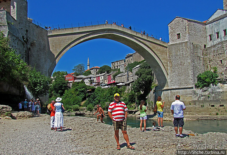 Прыжки со Старого моста в реку