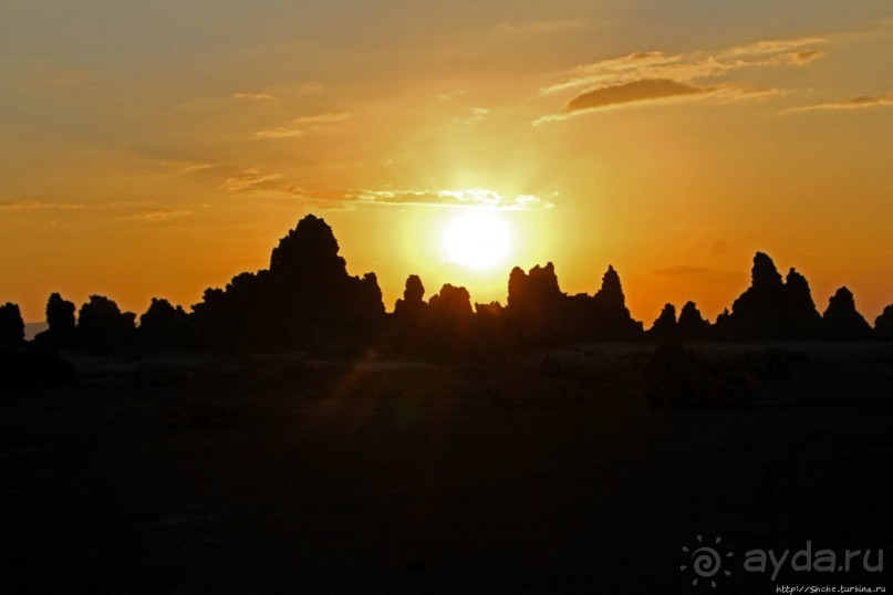 "Горе! Горе! Крокодил Солнце в небе проглотил!"