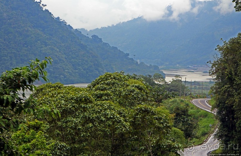 N.P. Cayambe-Coca — горы, реки, водопады. Дорога в облаках