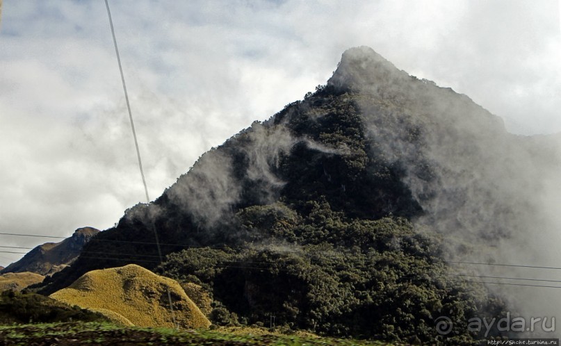 N.P. Cayambe-Coca — горы, реки, водопады. Дорога в облаках