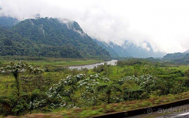 N.P. Cayambe-Coca — горы, реки, водопады. Дорога в облаках