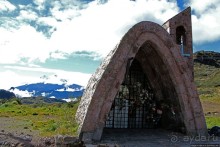 N.P. Cayambe-Coca — горы, реки, водопады. Дорога в облаках
