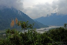 N.P. Cayambe-Coca — горы, реки, водопады. Дорога в облаках