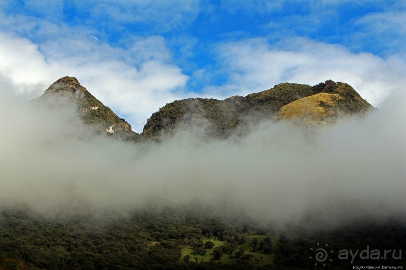 N.P. Cayambe-Coca — горы, реки, водопады. Дорога в облаках