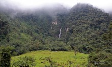 N.P. Cayambe-Coca — горы, реки, водопады. Дорога в облаках