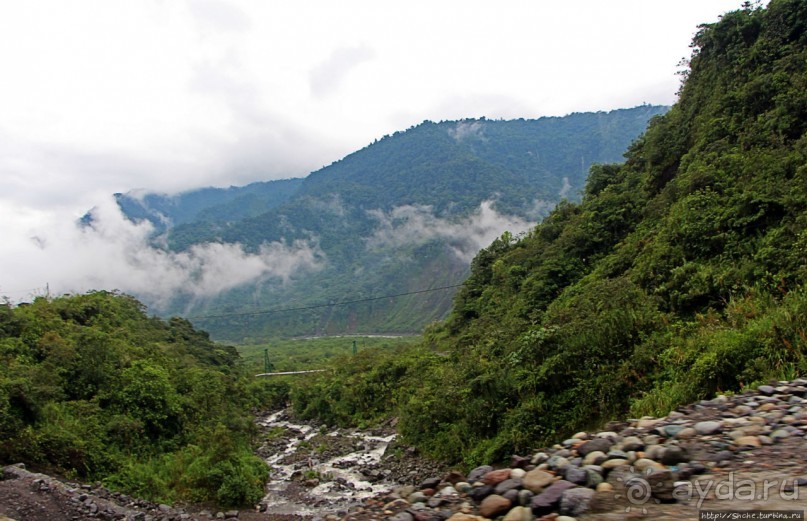N.P. Cayambe-Coca — горы, реки, водопады. Дорога в облаках