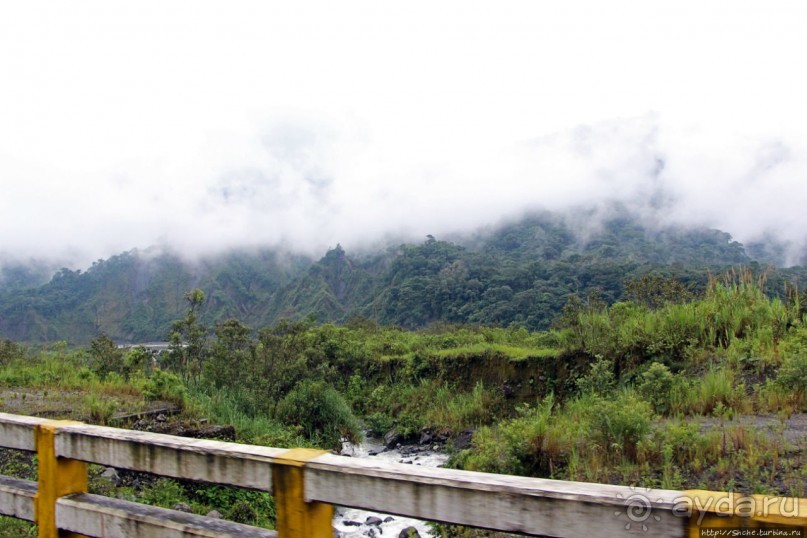 N.P. Cayambe-Coca — горы, реки, водопады. Дорога в облаках