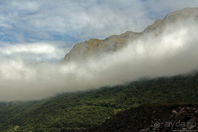 N.P. Cayambe-Coca — горы, реки, водопады. Дорога в облаках