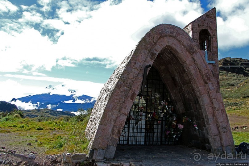 N.P. Cayambe-Coca — горы, реки, водопады. Дорога в облаках
