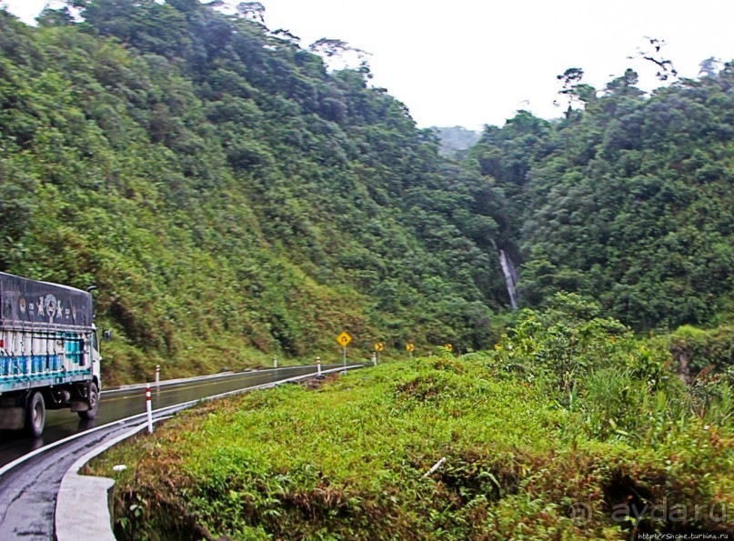 N.P. Cayambe-Coca — горы, реки, водопады. Дорога в облаках