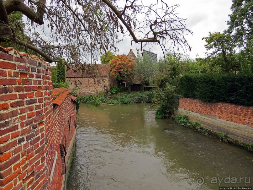 Фламандский «Бегинаж» в Левене (объект ЮНЕСКО номер 855-011)