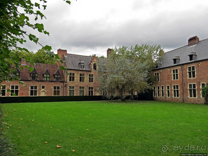 Фламандский «Бегинаж» в Левене (объект ЮНЕСКО номер 855-011)